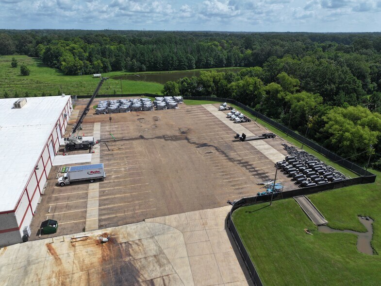 More Photos Of 190 NW Industrial Pky, Jackson Manufacturing For Sale