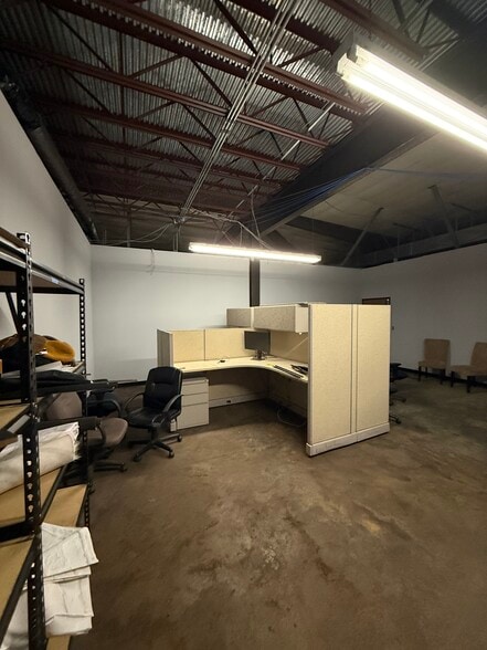 More Photos Of 1202 Industrial Dr, Warsaw Industrial For Sale