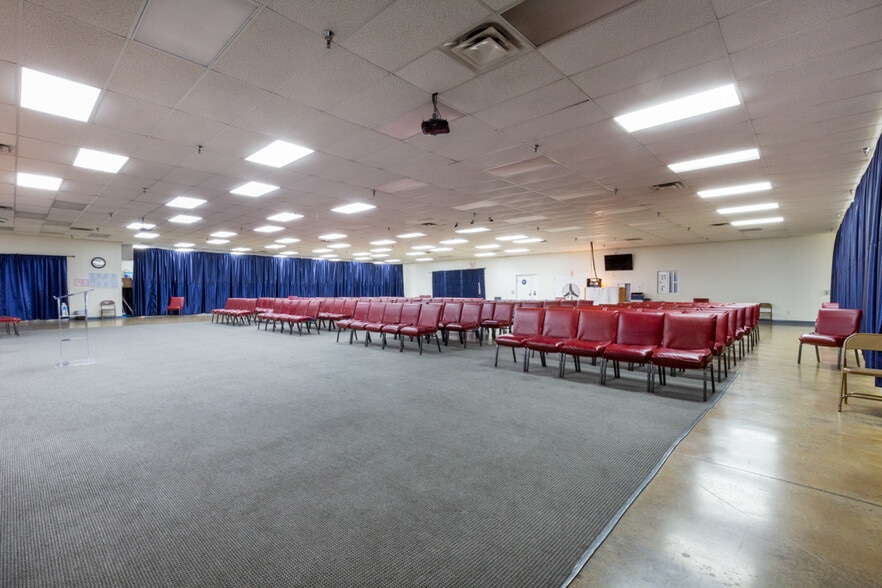 More Photos Of 505 S Main St, Santa Ana Storefront For Sale