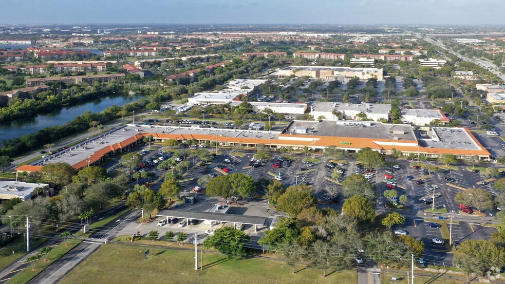 More Photos Of 100-352 S Flamingo Rd, Pembroke Pines General Retail For Lease