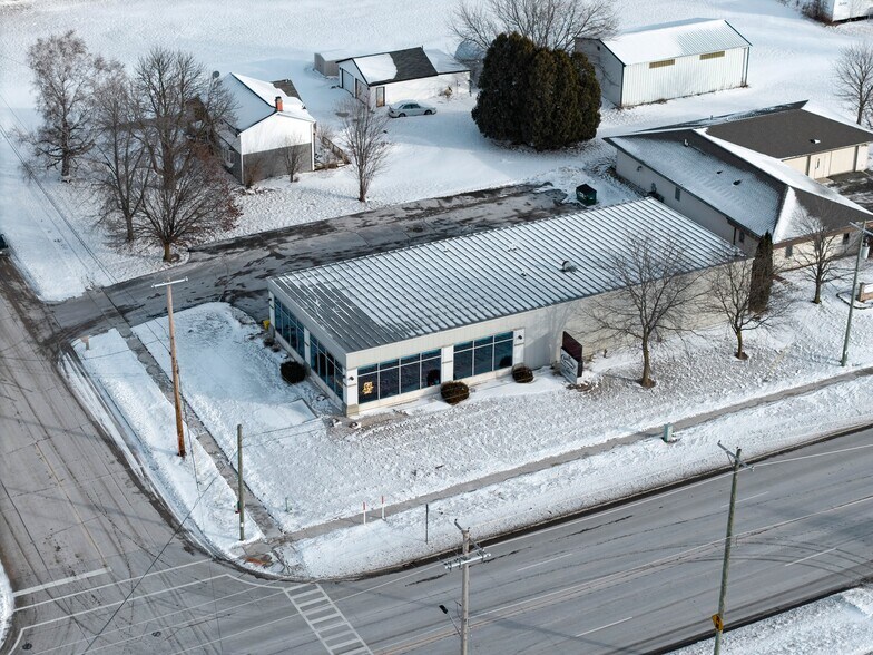 More Photos Of 3420 Dewey St, Manitowoc Freestanding For Lease