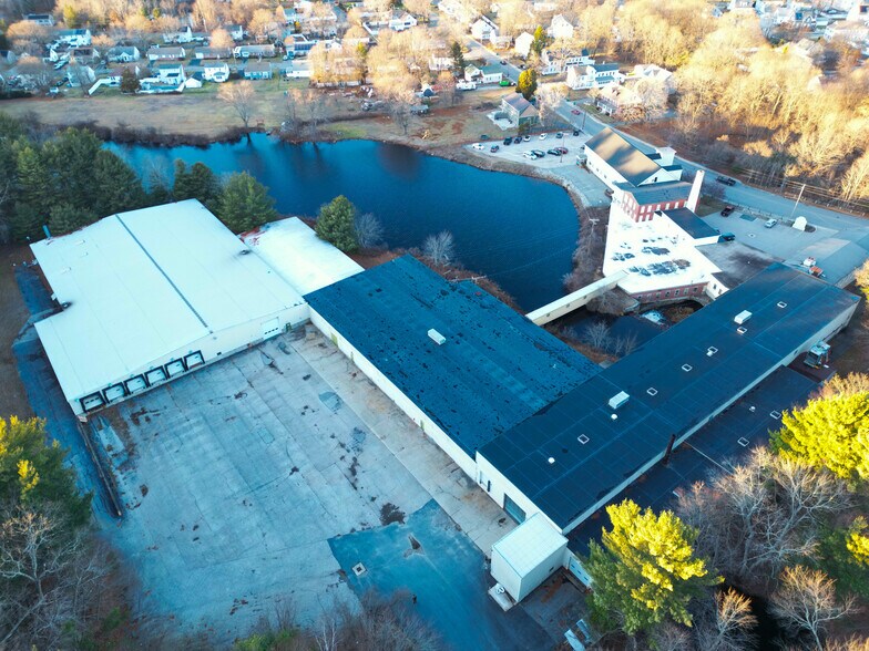 Primary Photo Of 44 Rivulet St, Uxbridge Warehouse For Sale