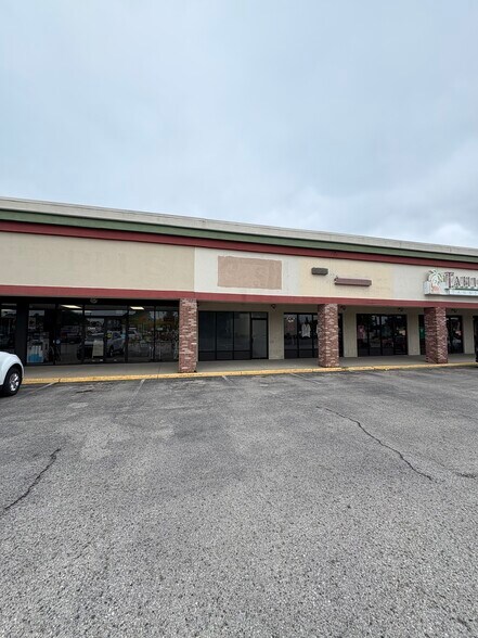 Primary Photo Of 1001-1100 S Beacon Blvd, Grand Haven Restaurant For Lease