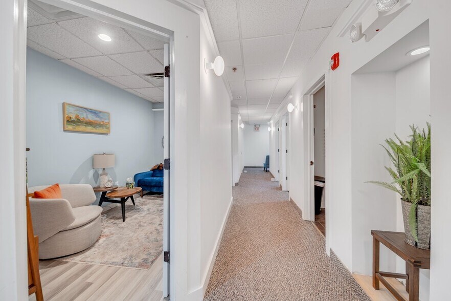 More Photos Of 622-624 Valley Rd, Montclair Storefront Retail Office For Lease