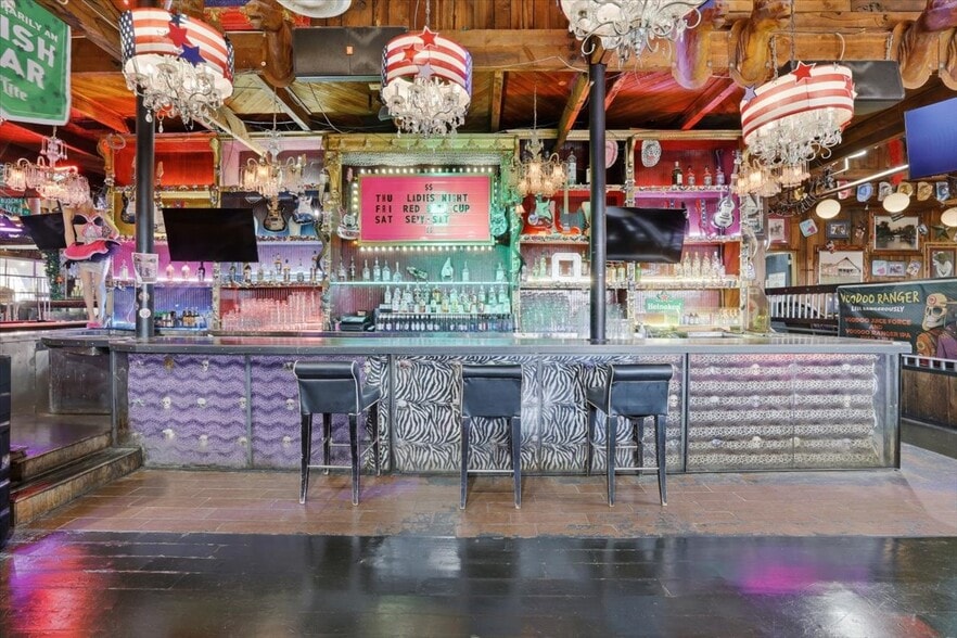 More Photos Of 3330 N Academy Blvd, Colorado Springs Bar For Sale