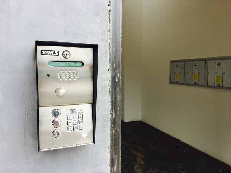 More Photos Of 3751 E Olympic Blvd, Los Angeles Office For Lease