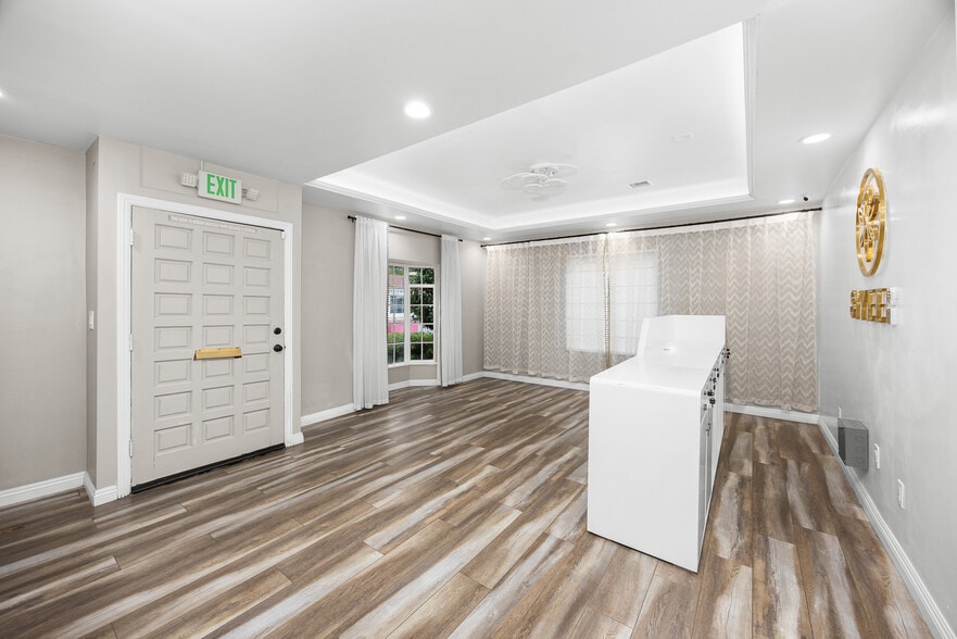 More Photos Of 9511 Las Tunas Dr, Temple City Medical For Sale