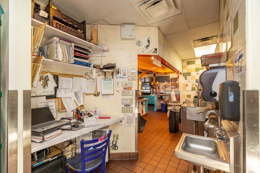 More Photos Of 1233 S Colorado Blvd, Denver Restaurant For Lease