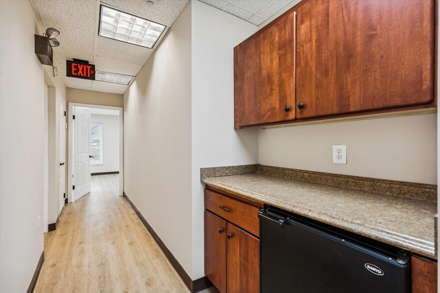 More Photos Of 9522 State Route 29, Fairfax Loft Creative Space For Sale