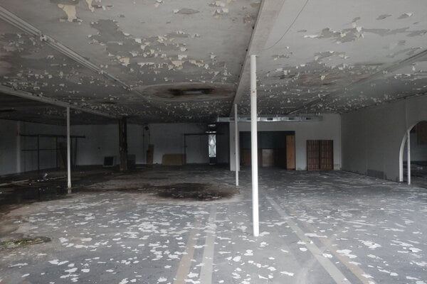 More Photos Of 450 W Michigan Ave, Battle Creek Storefront For Sale