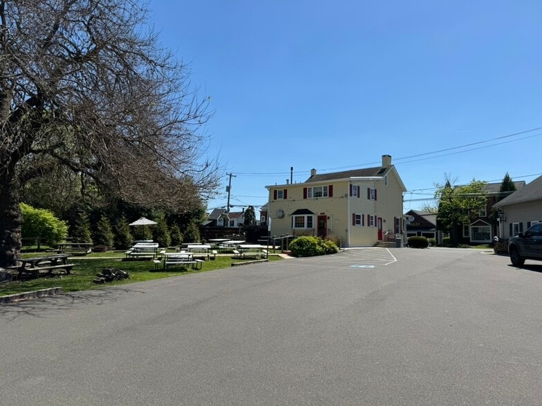 More Photos Of 5788 US-202 Rt, Lahaska Restaurant For Sale