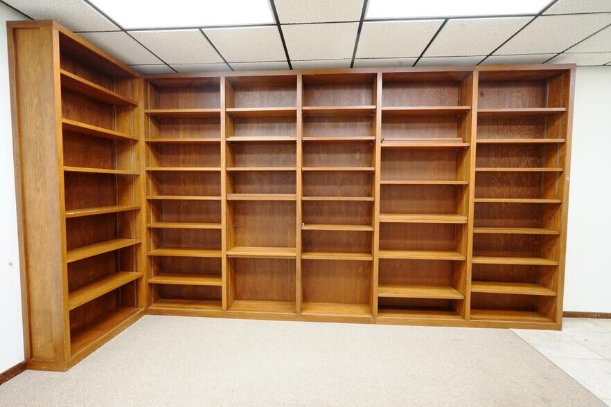 More Photos Of 206 W Main St, Troy Office For Sale