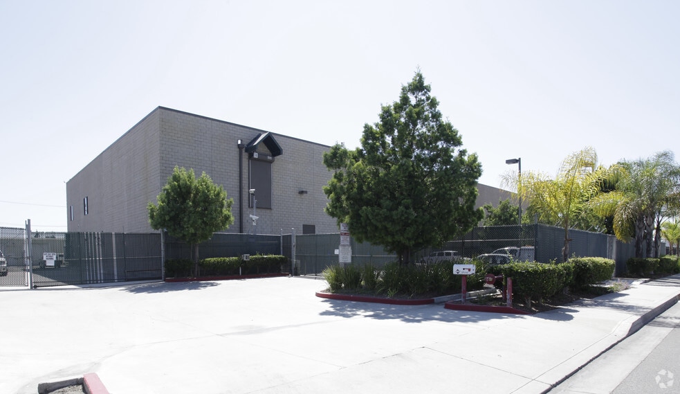 More Photos Of 1750 W Penhall Way, Anaheim Industrial For Sale