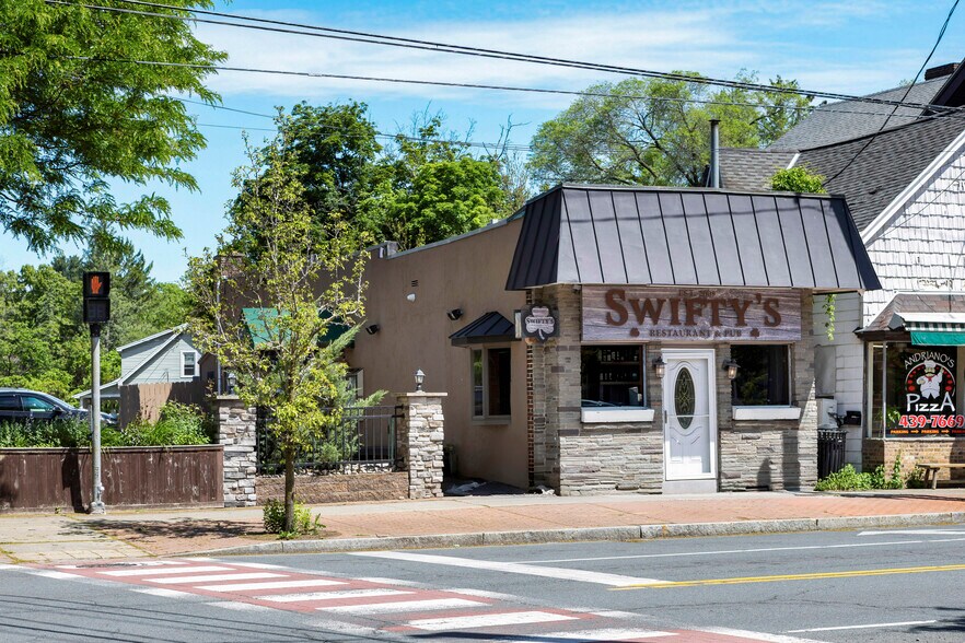 More Photos Of 367 Delaware Ave, Delmar Bar For Sale