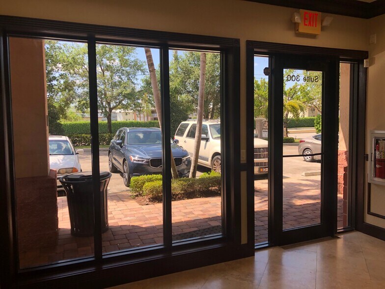 More Photos Of 9825 Marina Blvd, Boca Raton Medical For Lease