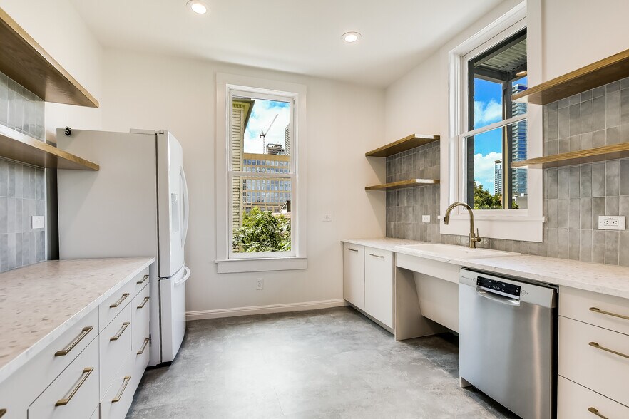 More Photos Of 702 San Antonio St, Austin Loft Creative Space For Sale