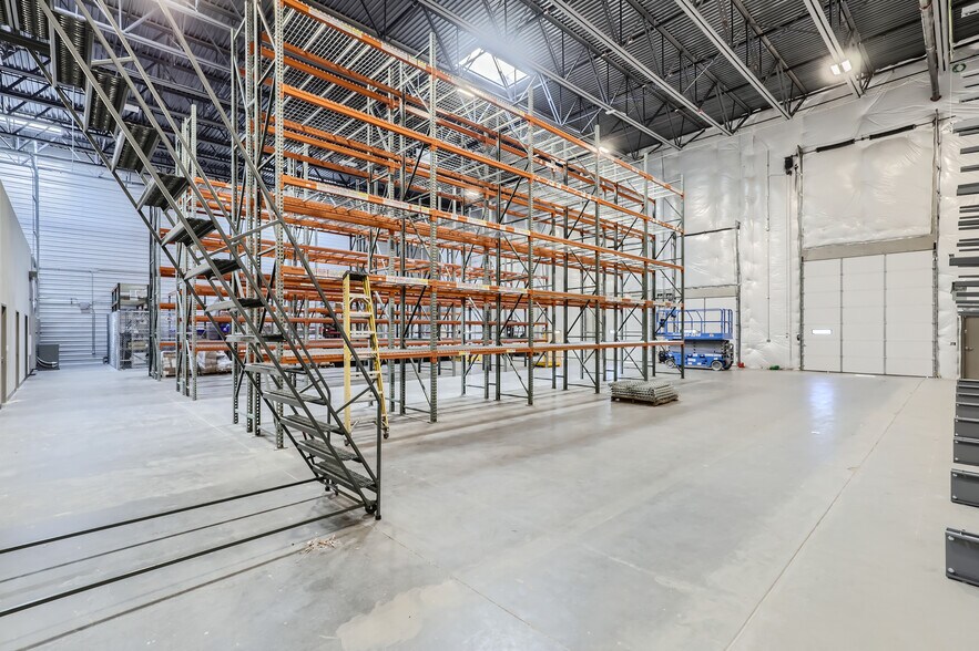 More Photos Of 26100-26120 E 68th Ave, Aurora Warehouse For Lease