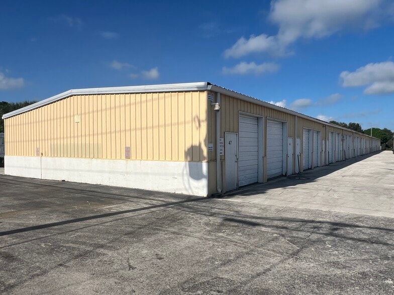 More Photos Of 135 Evernia St, Jupiter Warehouse For Lease