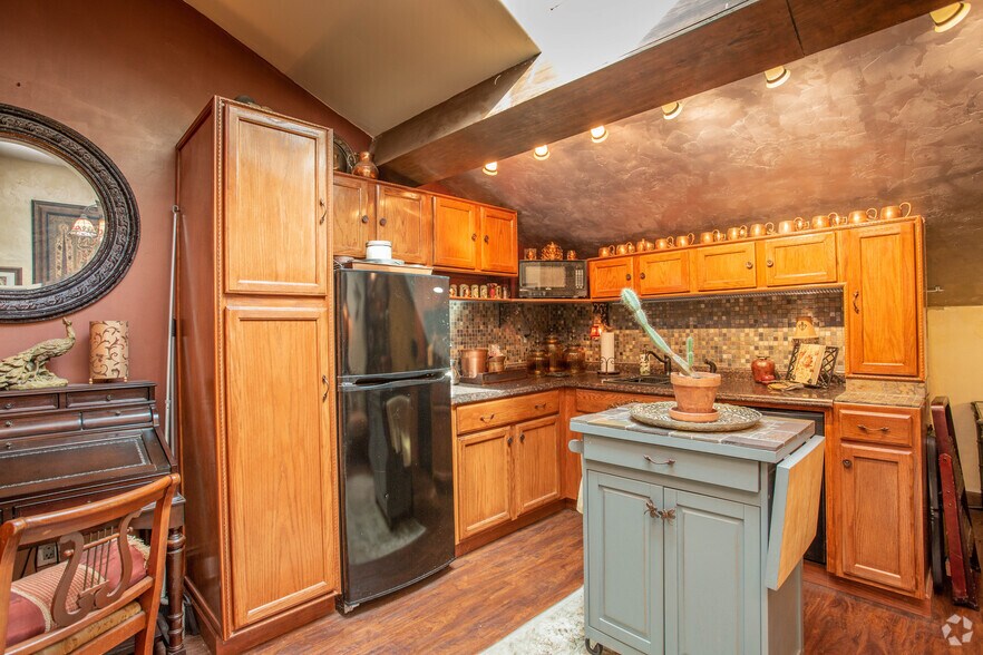 More Photos Of 26 Main St, Oneonta Restaurant For Sale