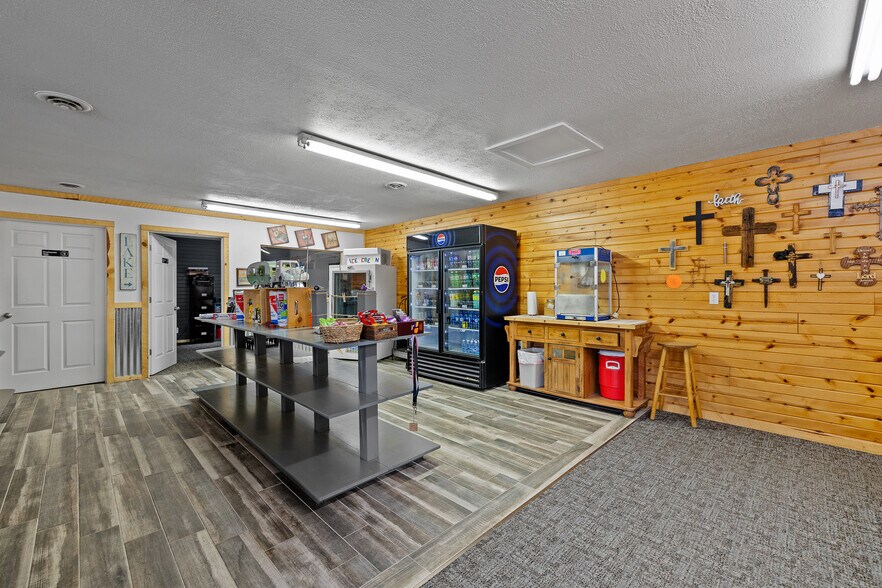 More Photos Of 1116 N 5th St, Custer Trailer Camper Park For Sale