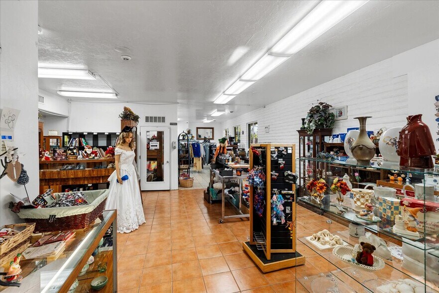 More Photos Of 297 S Main St, Cottonwood Storefront Retail Office For Sale