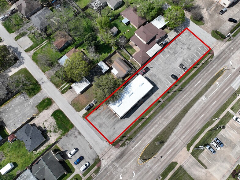 More Photos Of 4610 Center St, Deer Park Light Distribution For Sale