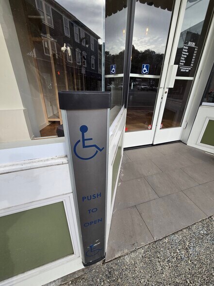 More Photos Of 666 Bridgeway, Sausalito General Retail For Sale