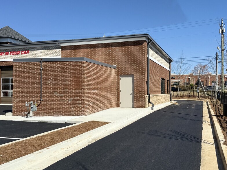 More Photos Of 2714 Highway 54, Peachtree City General Retail For Lease