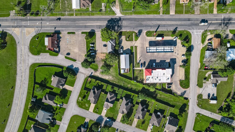 More Photos Of 1610 N Park St, Brenham Light Manufacturing For Sale