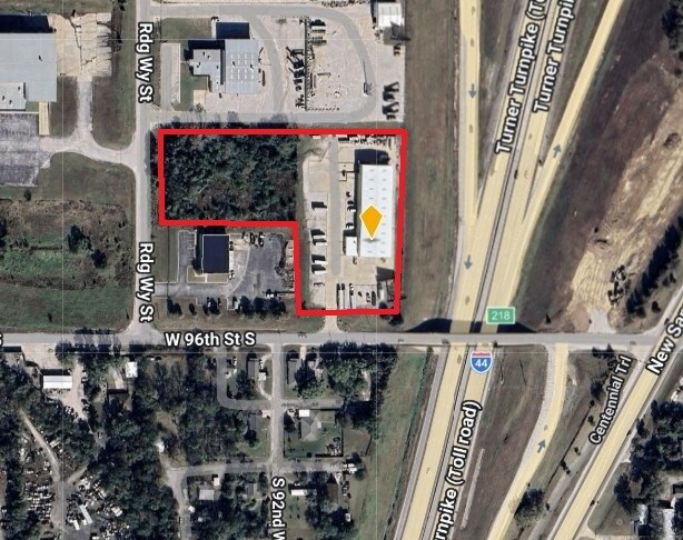 More Photos Of 9111 W 96th St, Sapulpa Warehouse For Lease