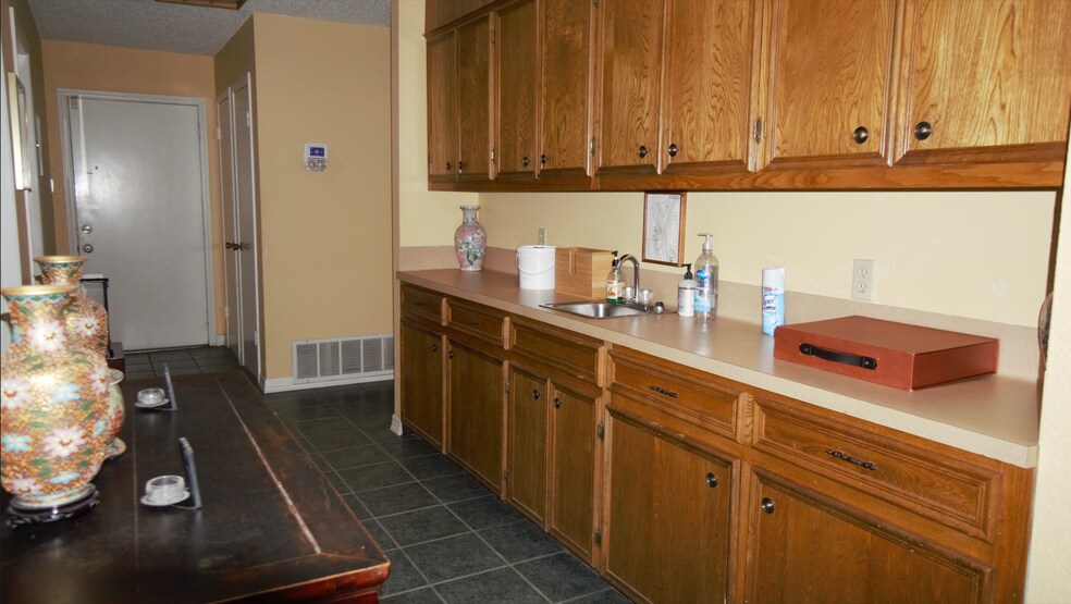 More Photos Of 1803A N Mays Street, Round Rock Office For Lease