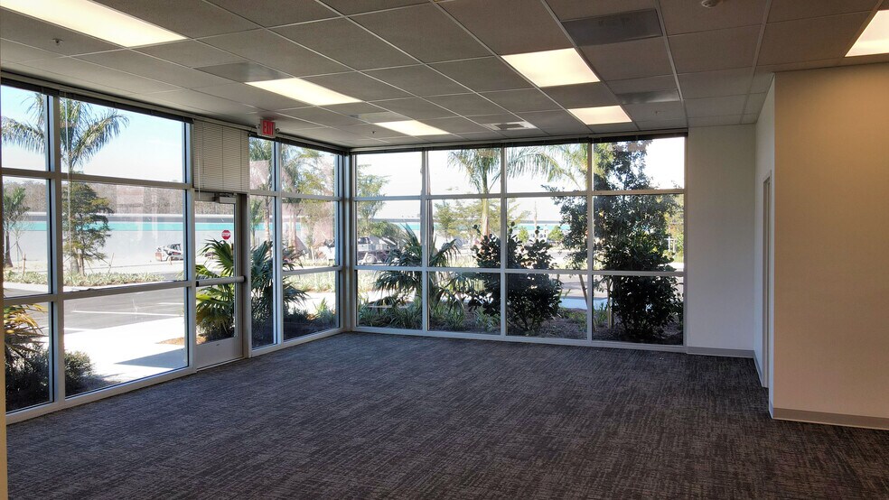 More Photos Of 14661 Jetport Loop, Fort Myers Unknown For Lease
