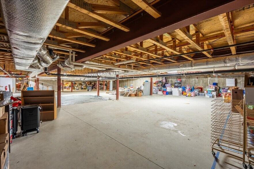 More Photos Of 443 W Lowell Ave, Haverhill Office For Sale