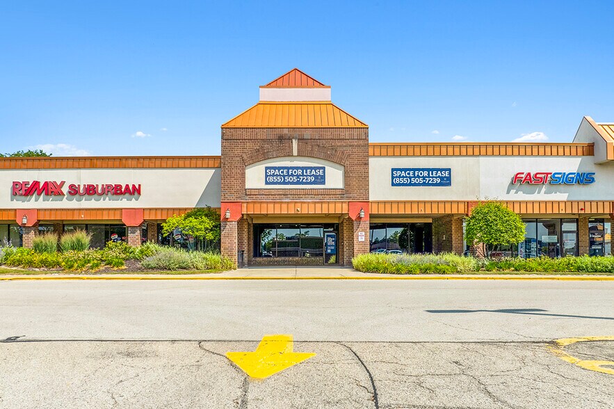 More Photos Of 1300-1440 S Milwaukee Ave, Libertyville Unknown For Lease