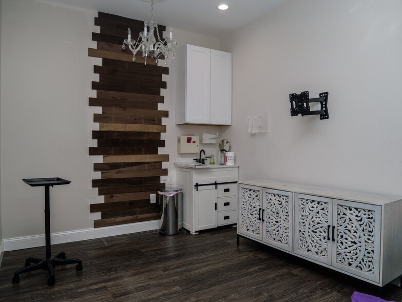 More Photos Of 86-88 Broad St, Red Bank Storefront Retail Office For Lease