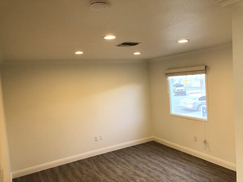 More Photos Of 415-419 E Cross Ave, Tulare Office For Lease