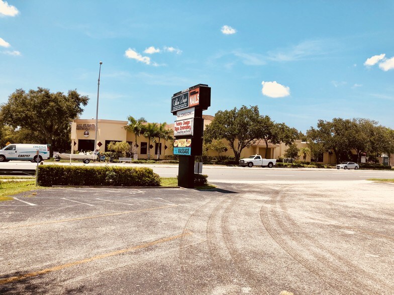 More Photos Of 4601 4th St N, Saint Petersburg Storefront Retail Office For Lease