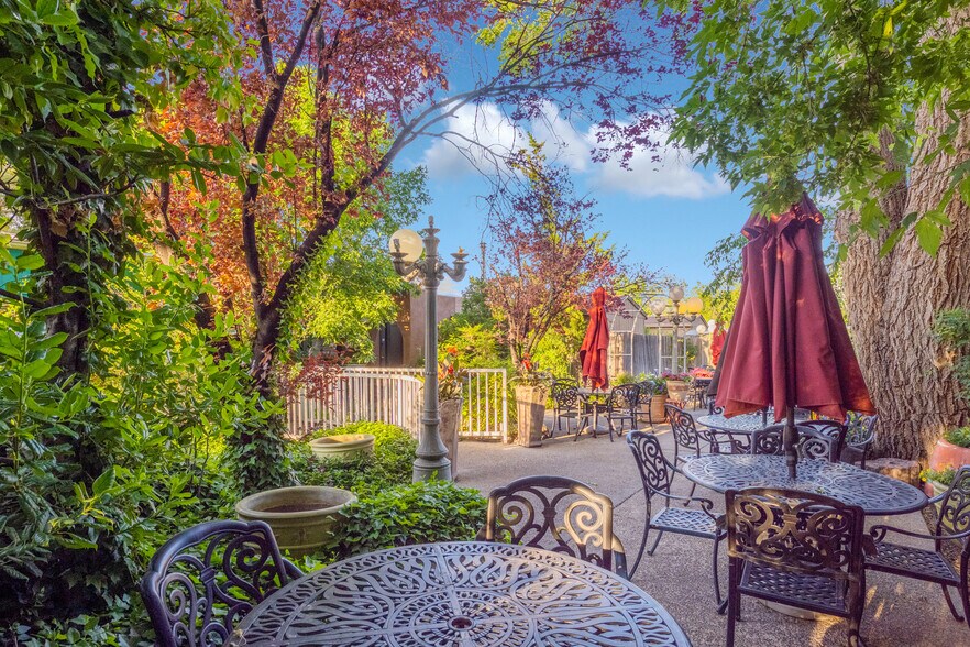 More Photos Of 8032 4th St NW, Albuquerque Restaurant For Sale