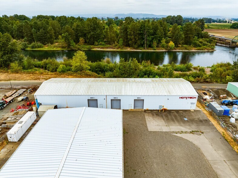 More Photos Of 810 S 2nd St, Harrisburg Warehouse For Lease