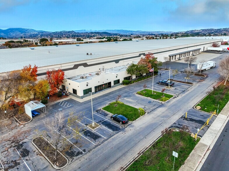 More Photos Of 5195 Fermi Dr, Fairfield Distribution For Lease