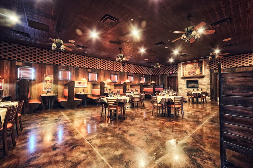 More Photos Of 2400 N Town Center Dr, Washington Restaurant For Sale