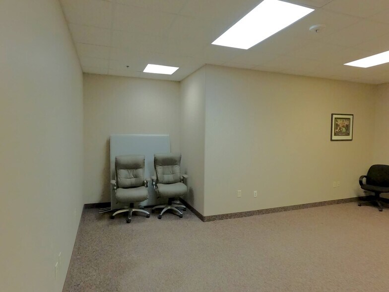 More Photos Of 6570 Naaman Forest Blvd, Garland Medical For Sale