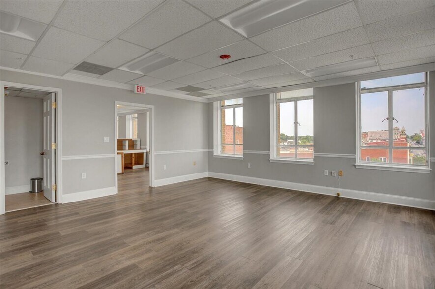 More Photos Of 5 Public Sq, Hagerstown Loft Creative Space For Lease