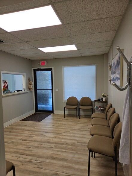 More Photos Of 14 Cedar Swamp Rd, Smithfield Medical For Lease