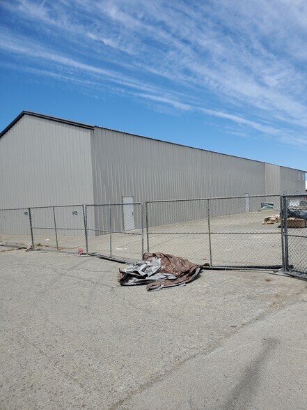 More Photos Of 3990 Broadway St, Eureka Showroom For Sale