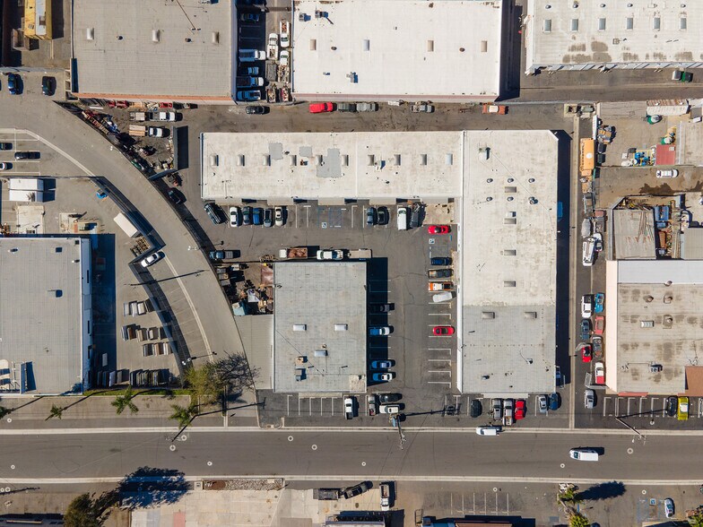 More Photos Of 2020-2030 S Susan St, Santa Ana Manufacturing For Lease