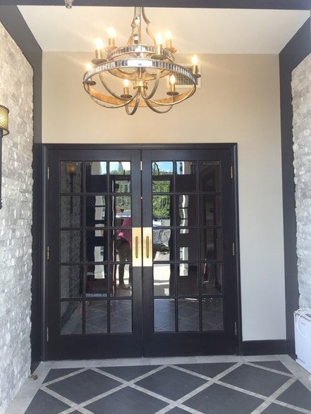 More Photos Of 929 W University Dr, Rochester Medical For Lease