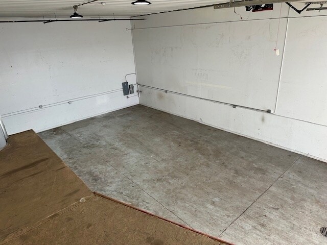 More Photos Of 14537 Edison Dr, New Lenox Warehouse For Lease