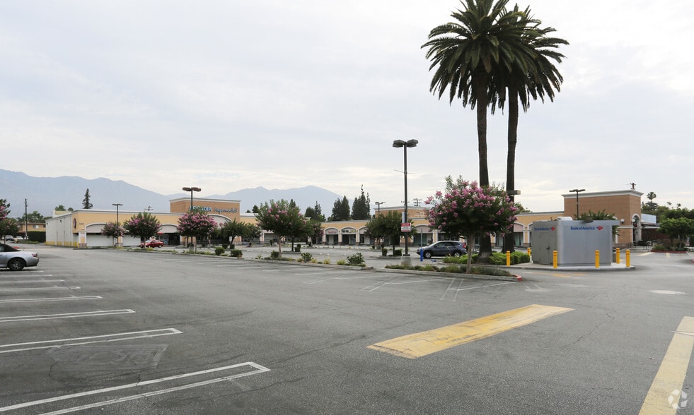More Photos Of 627-655 W Duarte Rd, Arcadia Freestanding For Lease