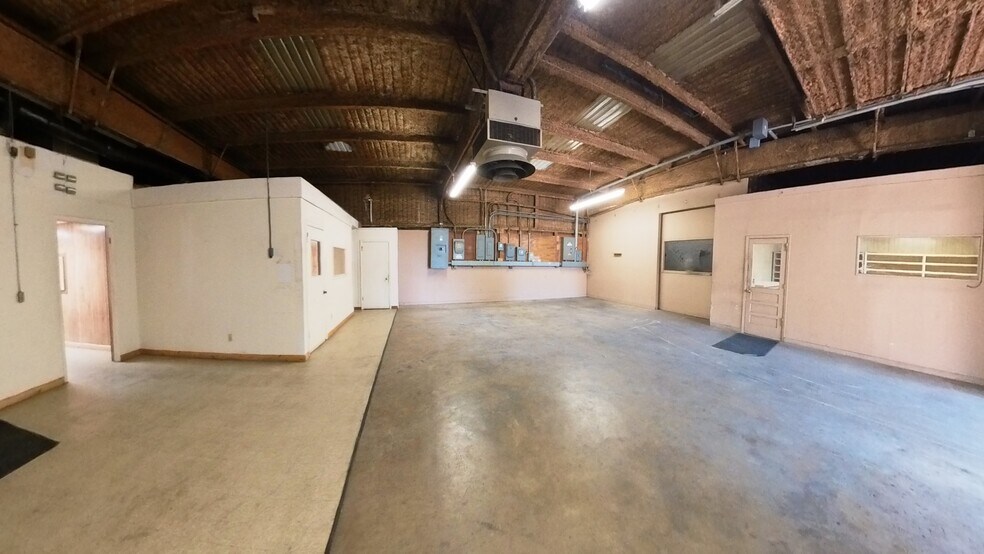 More Photos Of 14826 Yarberry St, Houston Warehouse For Sale